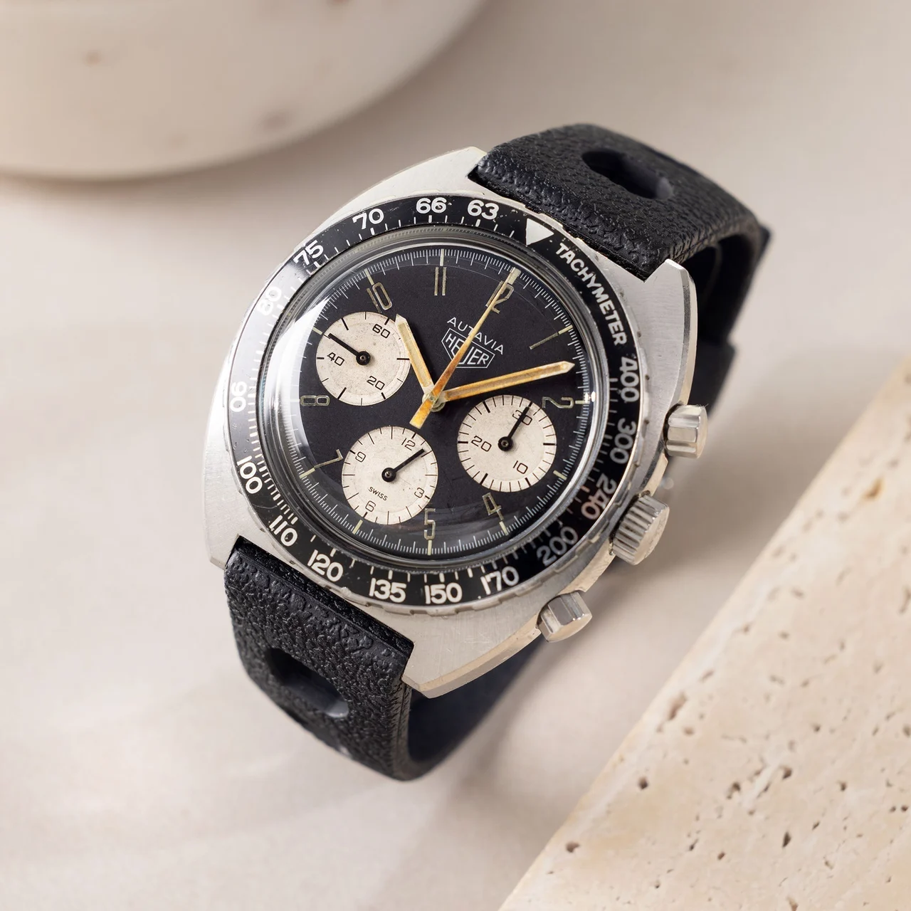 Heuer Autavia W-3365 42 mm kol saati