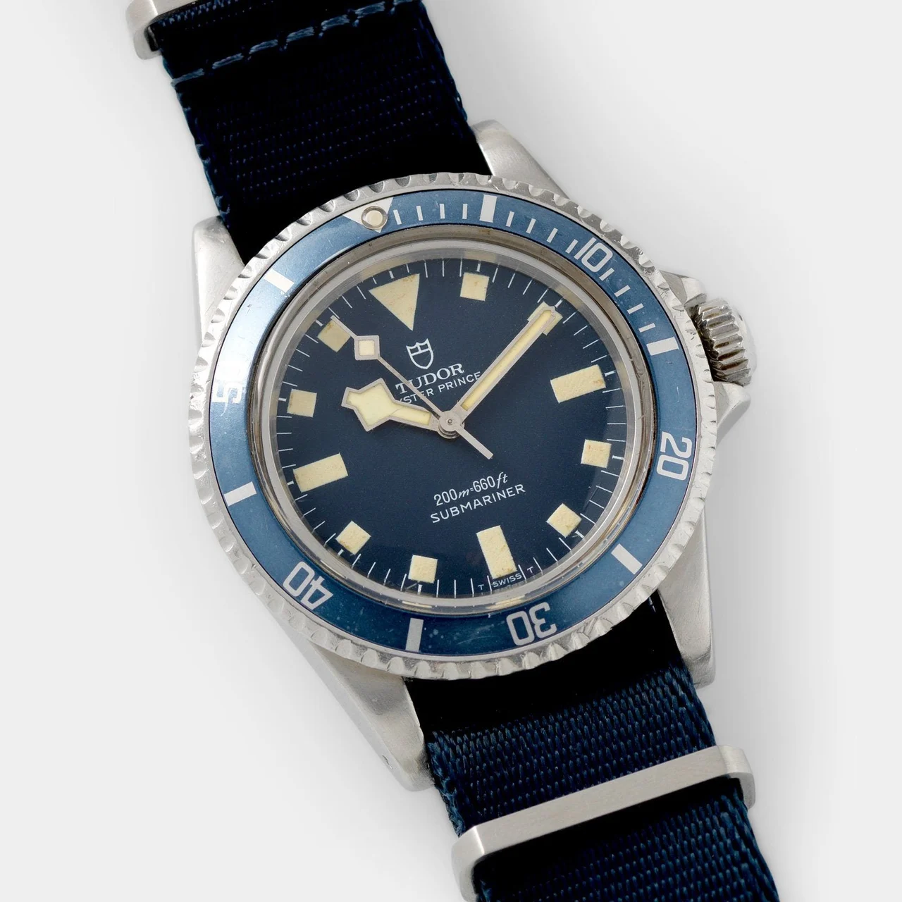 Tudor Submariner W-1105 40 mm kol saati