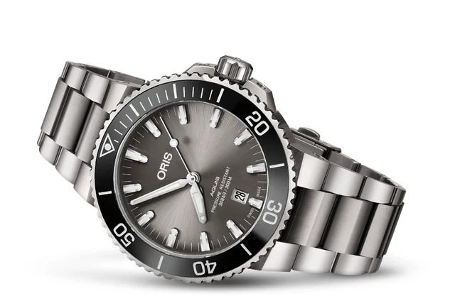 Oris Aquis Titanium Date 01 733 7730 7153-07 8 24 15PEB kol saati