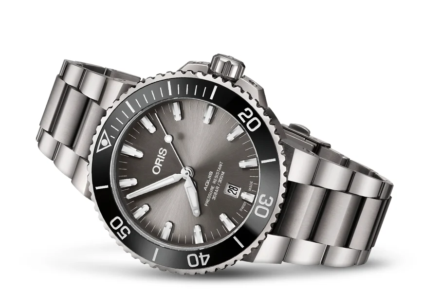 Oris Aquis Titanium Date 01 733 7730 7153-07 8 24 15PEB 43.5 mm kol saati