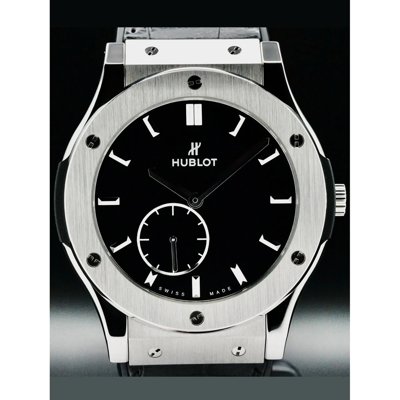 Hublot Classic Fusion Classico Ultra-Thin Titanium Black Shiny Dial 210000061672 45 mm kol saati