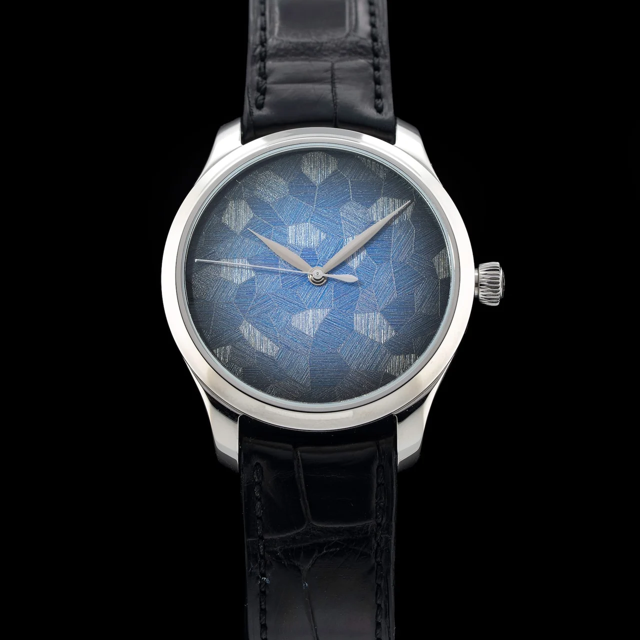 H. Moser & Cie. - Moser & Cie. 1200-1220 Endeavour Centre Seconds Blue Mosaic Dial 210009N33098 40 mm kol saati