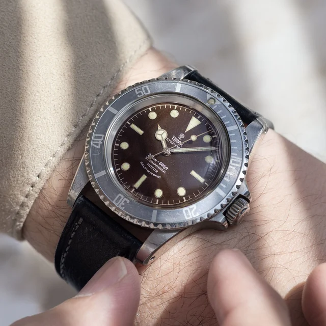 Tudor Submariner w-2213 kol saati