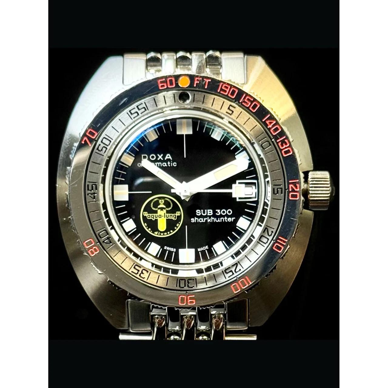 Doxa Sub 300 Aqua Lung Sharkhunter on Bracelet 210000079482 43 mm kol saati