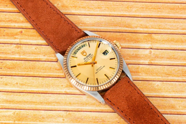 Tudor Tudor 40990354 kol saati