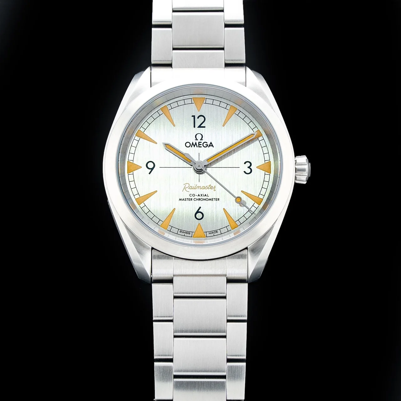 OMEGA Railmaster Co-Axial Master Chronometer 40mm Grey Dial 210009N35225 40 mm kol saati