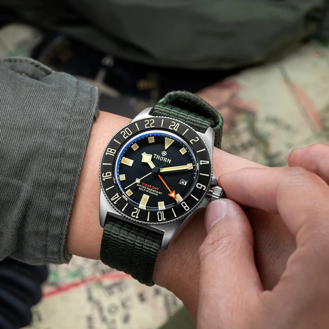 Cronos Watch Store THORN 42mm NH34 GMT Automatic Dive Watch T020 西溜-T020-黑面-绿尼龙 42 mm kol saati