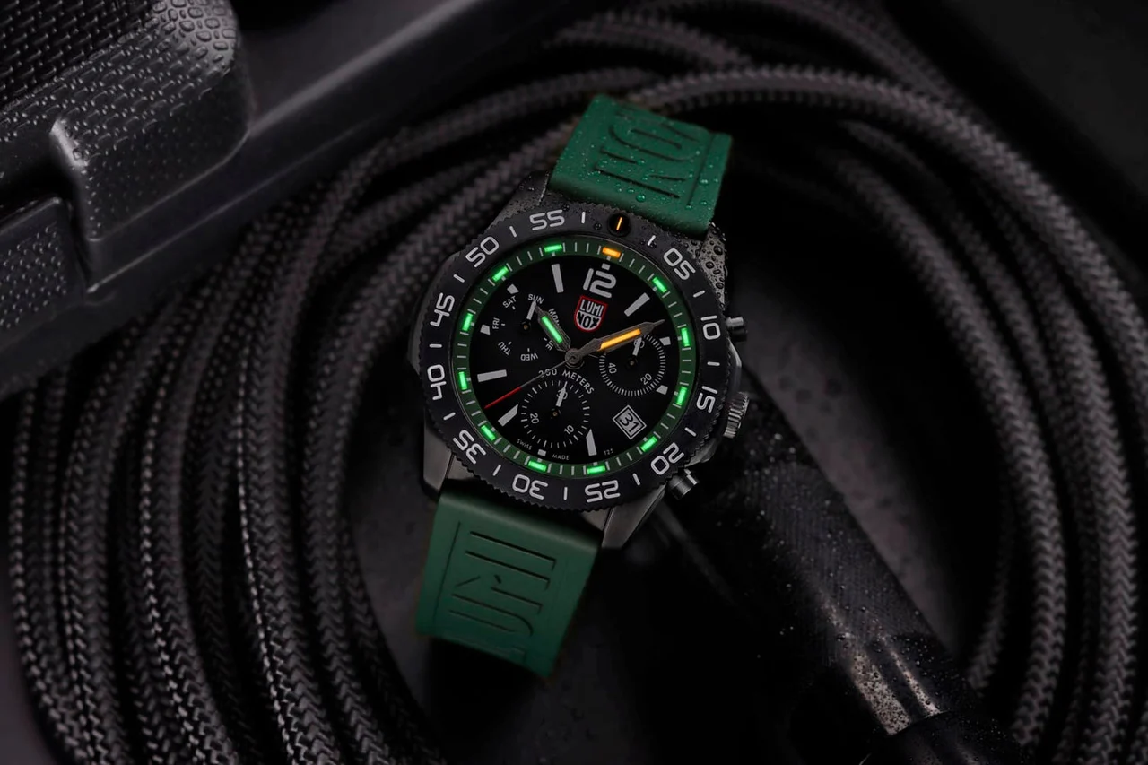 Luminox Pacific Diver XS.3147 44 mm kol saati