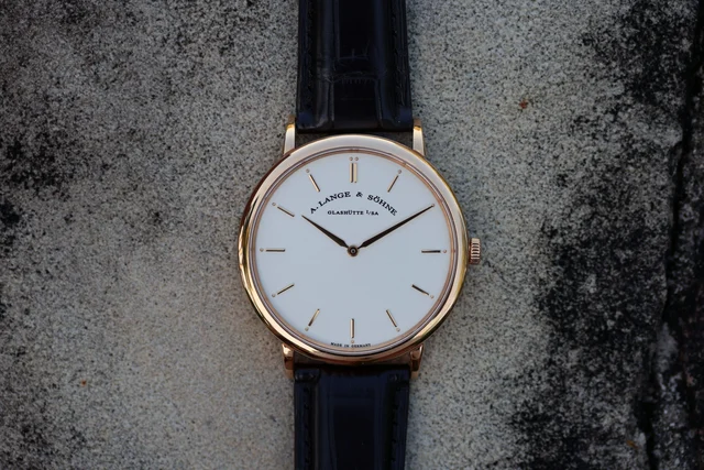 A. Lange & Sohne Saxonia Thin ref. 211.032 in 18k Rose Gold kol saati