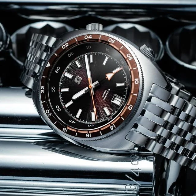 Straton TOUR-GMT-BROWN-43 STRATON-TOUR-GMT-BROWN-43 kol saati