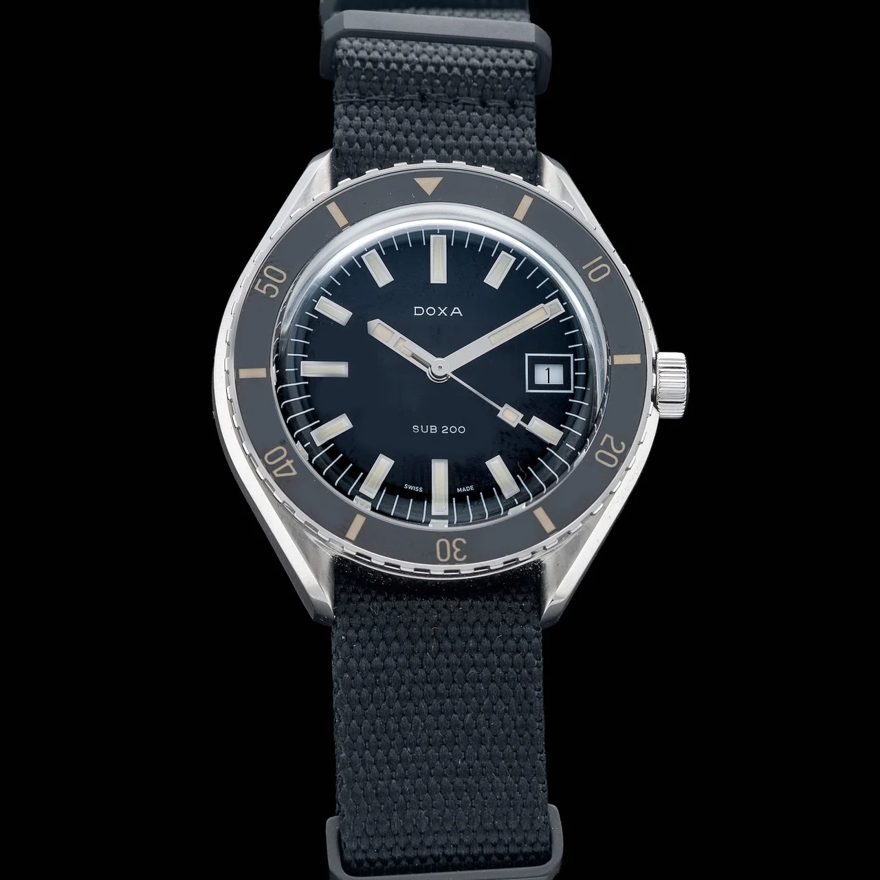 Doxa SUB 200 Sharkhunter 799.10.101.10 210009N31817 42 mm kol saati