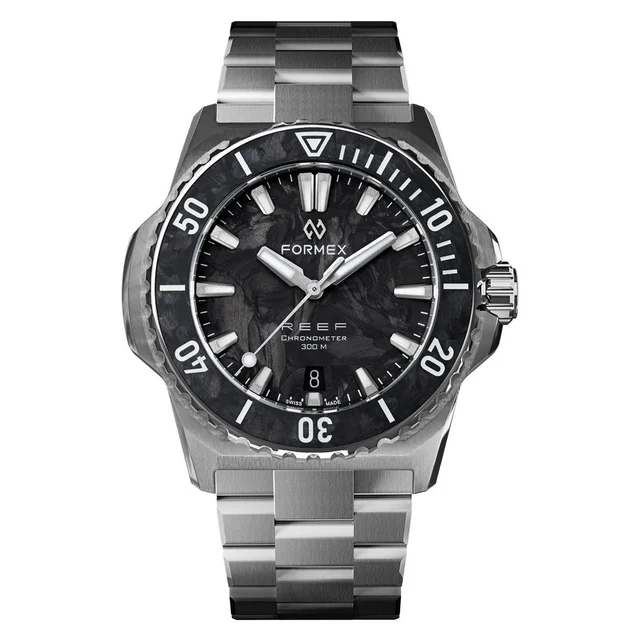 Formex Reef 39.5mm Dive Watch with Forged Carbon Dial and Bezel #2201.1.6399.100 kol saati