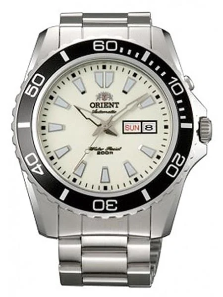 Orient Scratch and Dent - Luminous Dial Mako XL Automatic Dive Watch on a Bracelet #CEM750