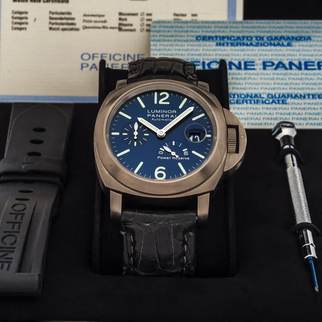 Panerai Pam 93 Luminor Titanium kol saati