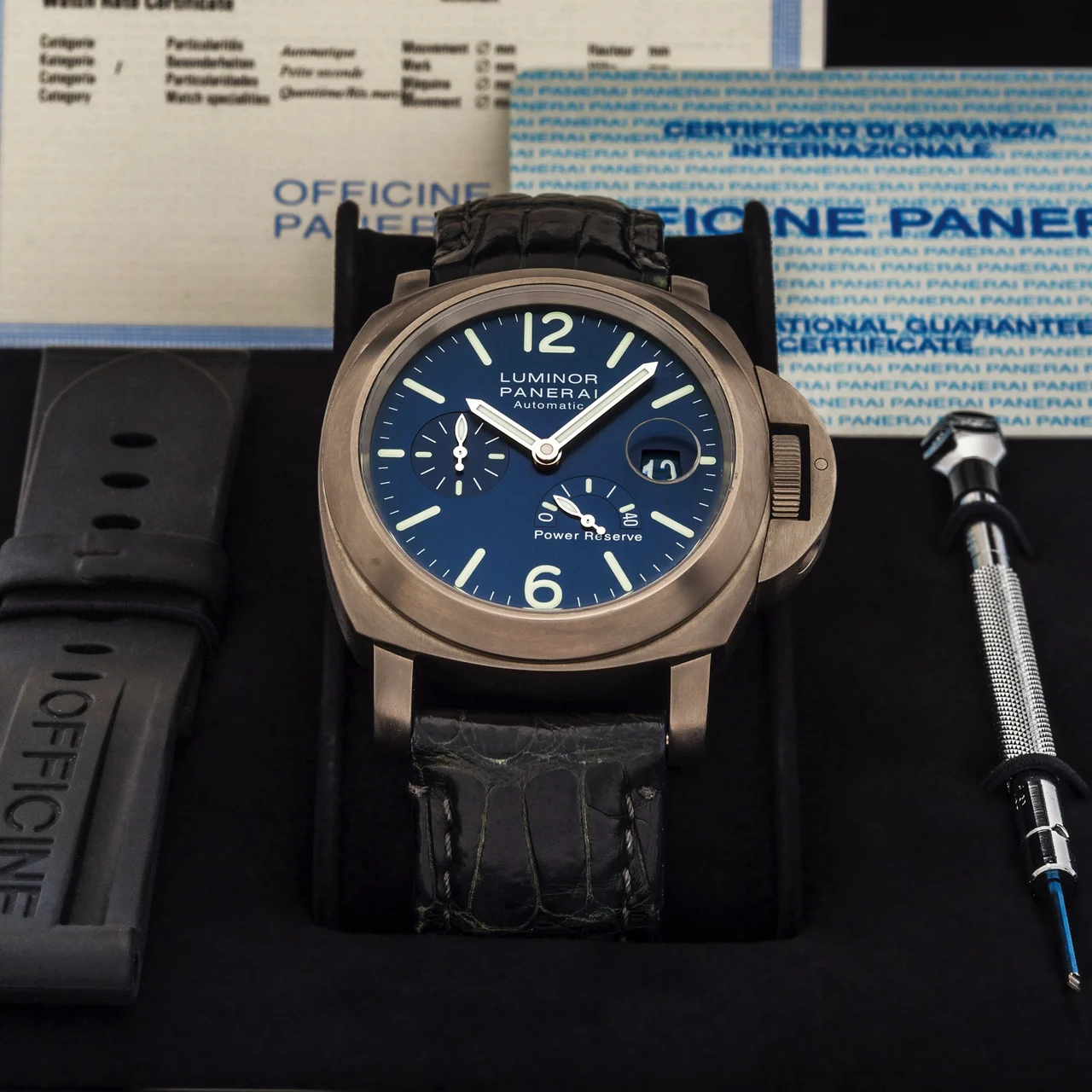 Panerai Pam 93 Luminor Titanium kol saati