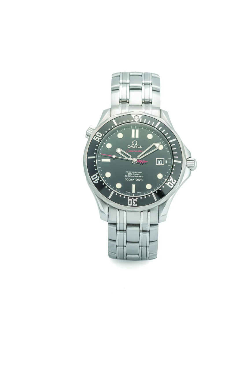 OMEGA Ref. 212.30.41.20.01.001, diver’s, centre-seconds, date; ”Seamaster” “Co-Axial Chronometer 300 m / 1000 ft”; “James Bond 007 Collector’s Piece” “Quantun of Solace”; limited edition of 10 007 pieces; stainless steel kol saati