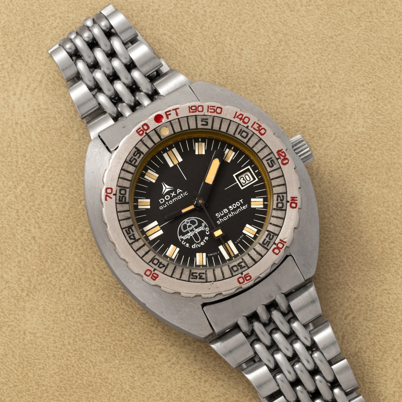 Doxa Sub 300T 40992766 43 mm kol saati