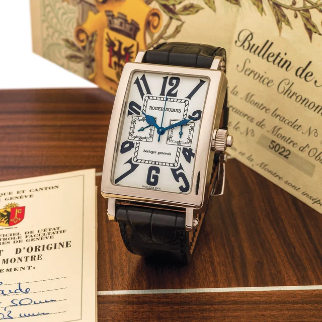 Roger Dubuis "Monopoussoir Chronographe" M32 28 0 kol saati