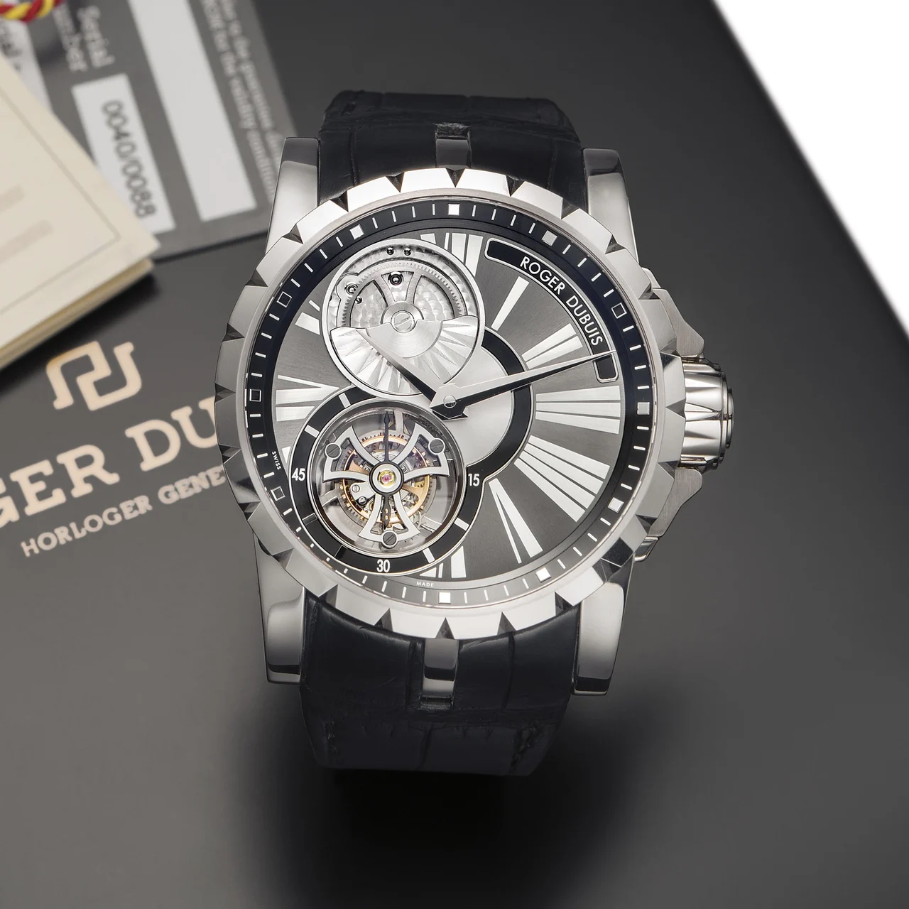 Roger Dubuis Excalibur Flying Tourbillon White Gold DBEX0285 kol saati
