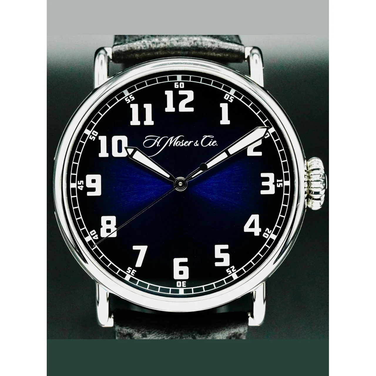 H. Moser and Cie. Moser & Cie. 8200-1201 Heritage Centre Seconds Funky Blue 210000067493 42 mm kol saati
