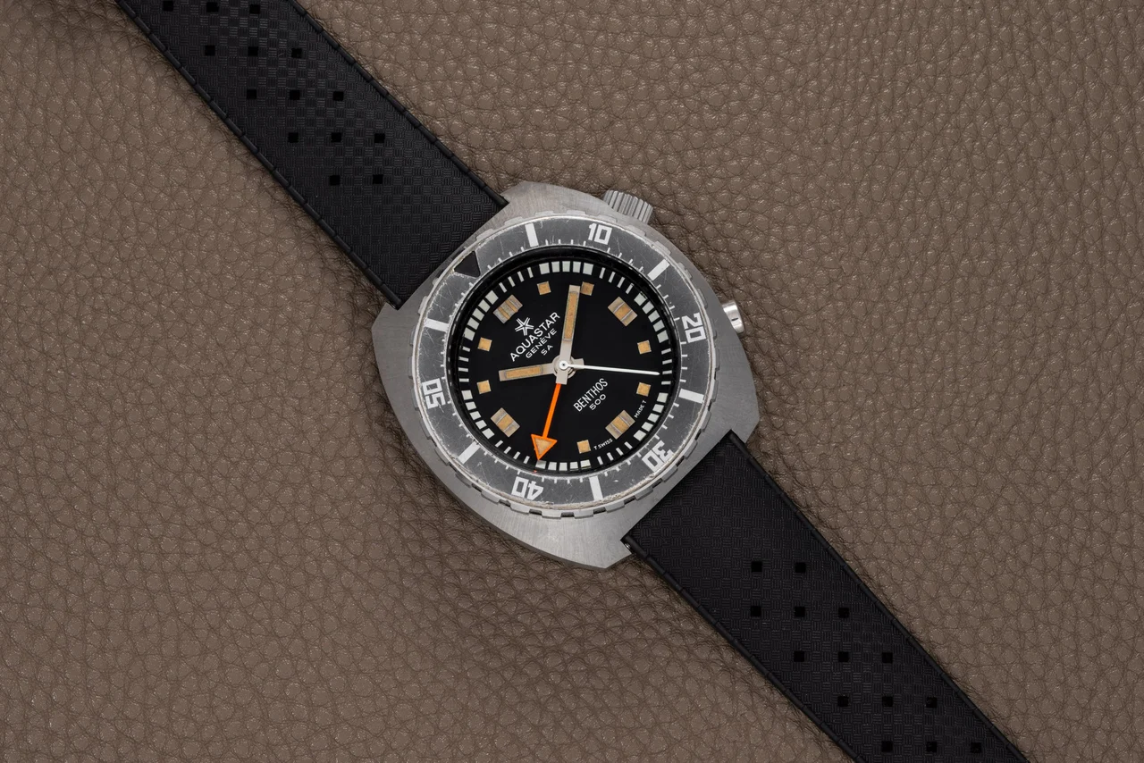 Aquastar Benthos 40991070 43 mm kol saati