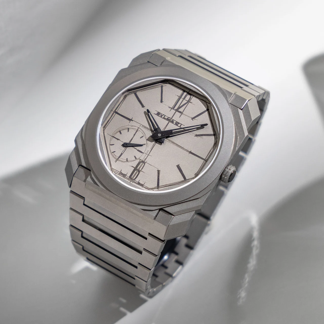Bulgari Octo Finissimo W-2743 42 mm kol saati