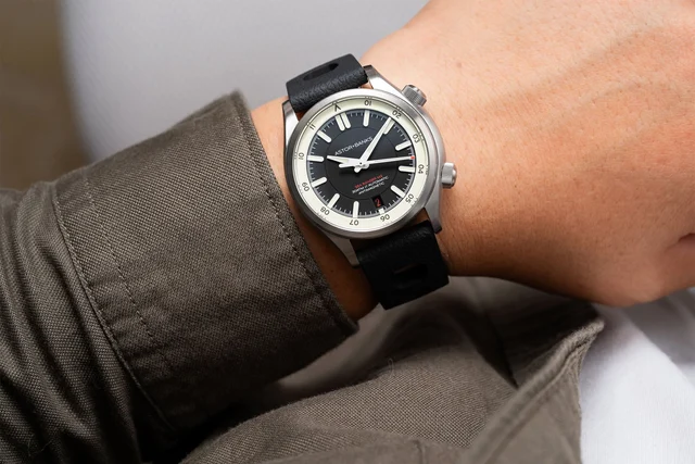 Astor+Banks Sea Ranger M2 Black on Strap kol saati