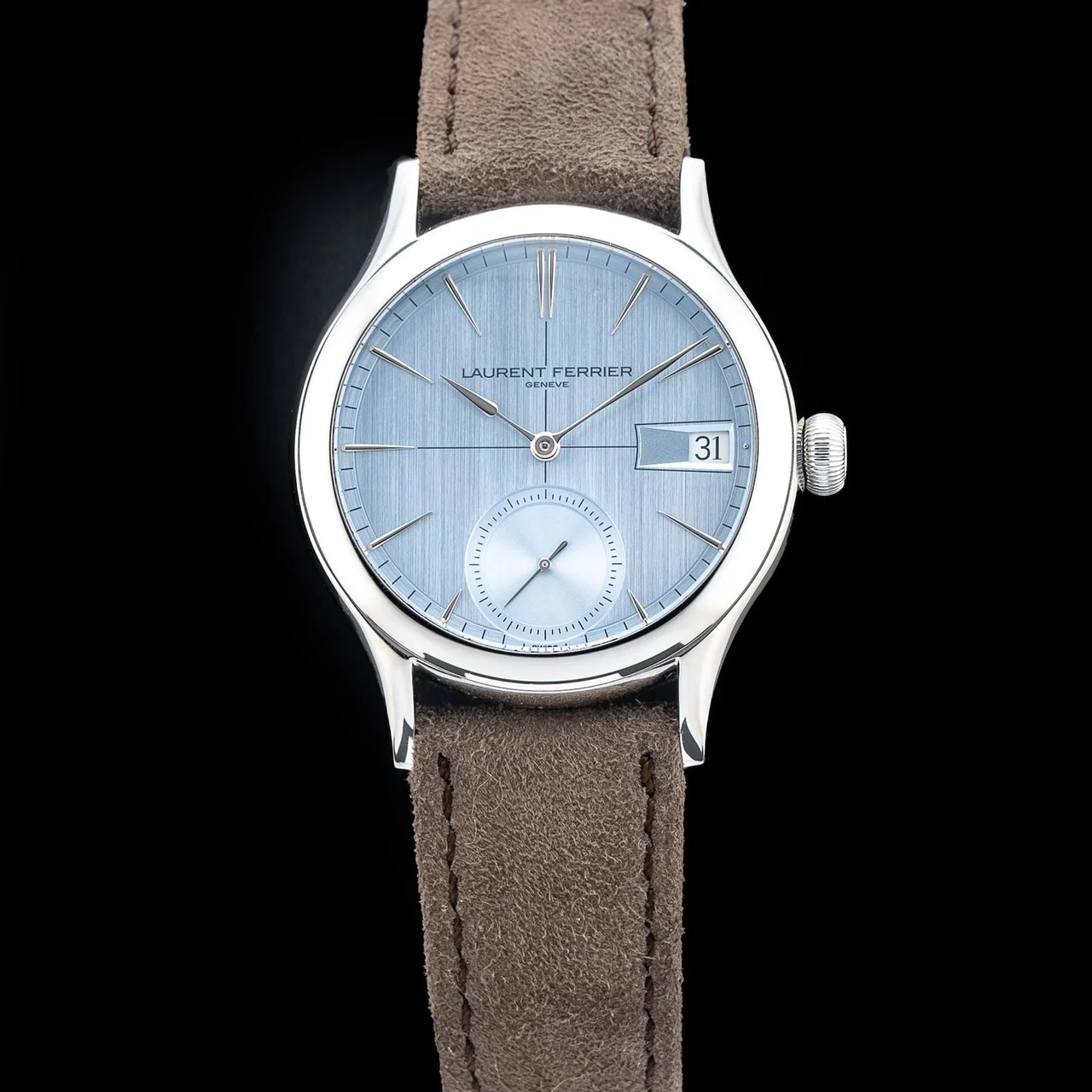 Laurent Ferrier Classic Auto 40mm Ice Blue Sunburst Dial 210009N33101 40 mm kol saati
