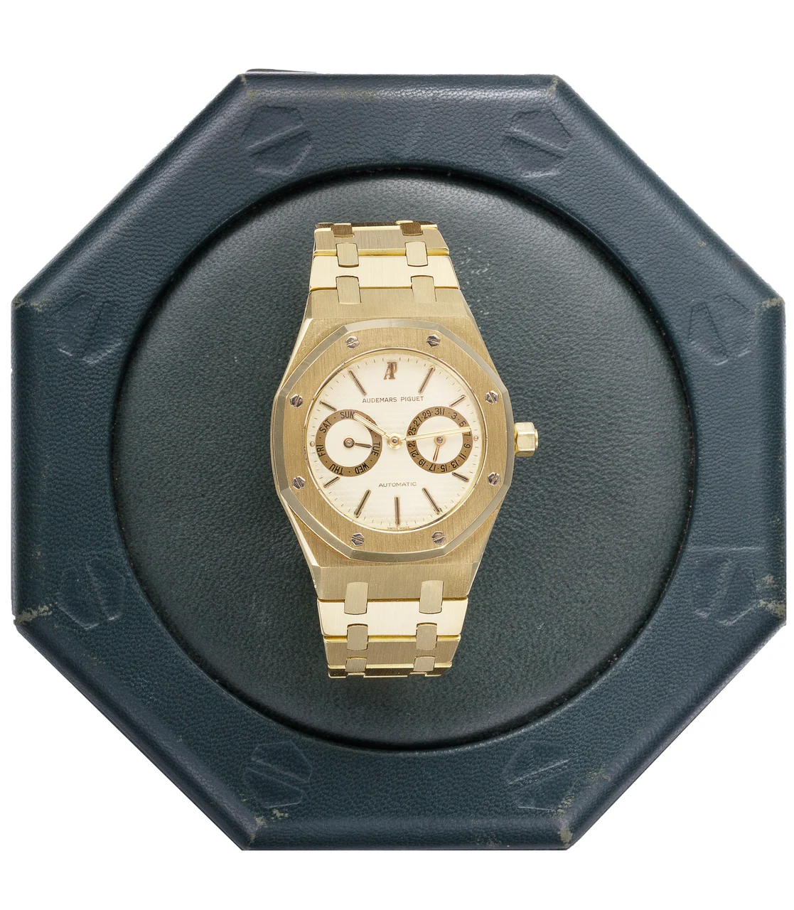 Audemars Piguet AUDEMARS PIGUET REF. 25572, 18K YELLOW GOLD, DAY & DATE kol saati