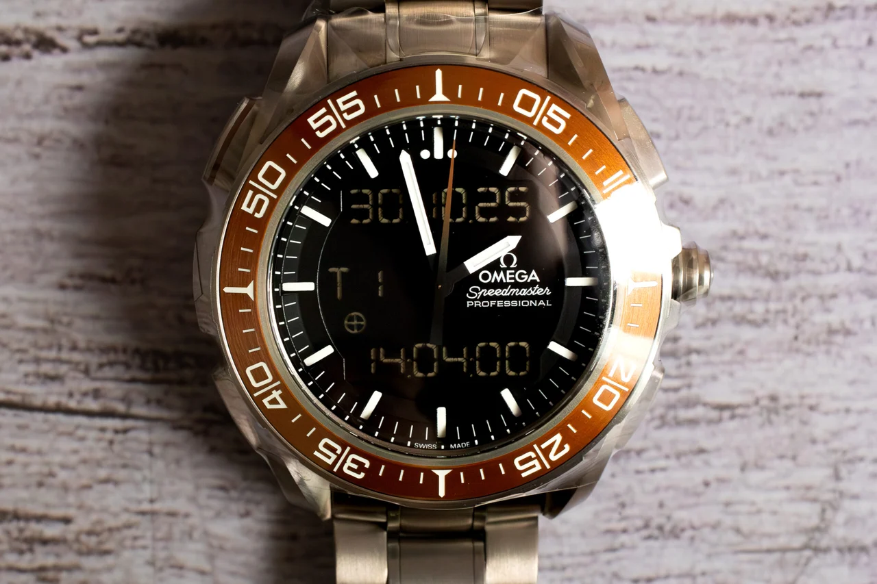 OMEGA Speedmaster 318.90.45.79.01.003 45 mm kol saati