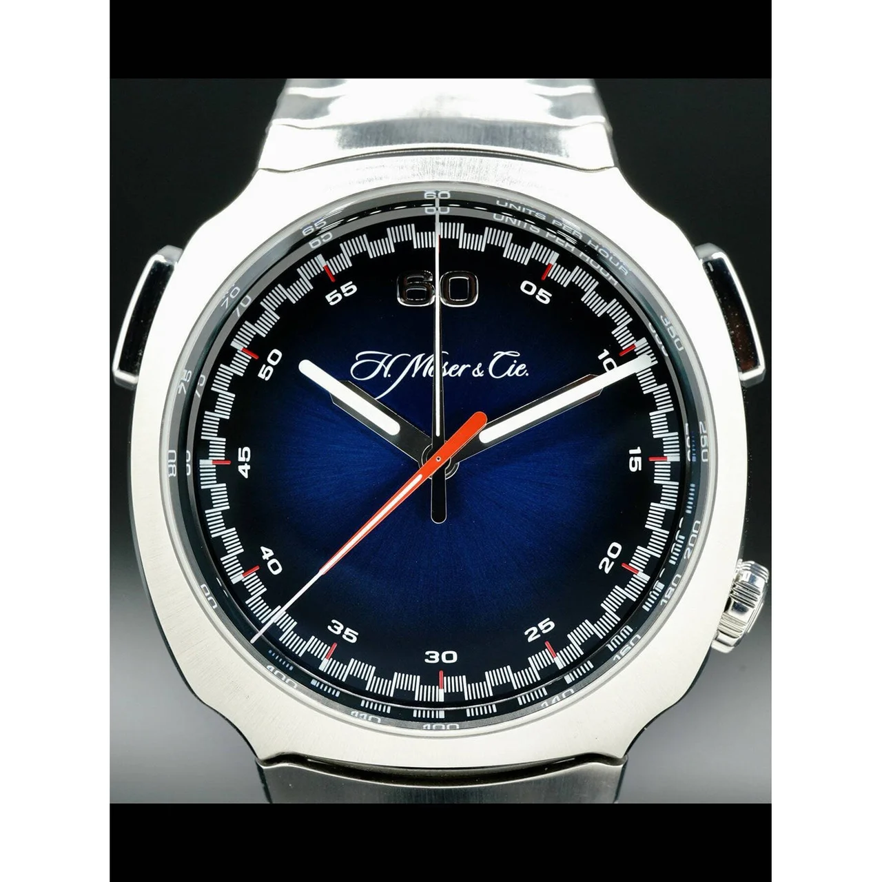 H. Moser and Cie. Moser & Cie. Streamliner Chrono Blue 6902-1201 210000030834 42.3 mm kol saati