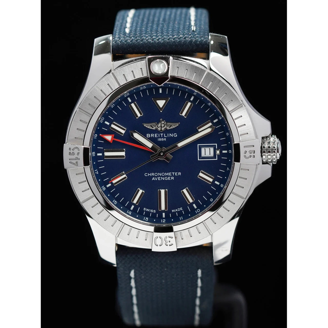 Breitling Avenger 42 210009N31666 42 mm kol saati