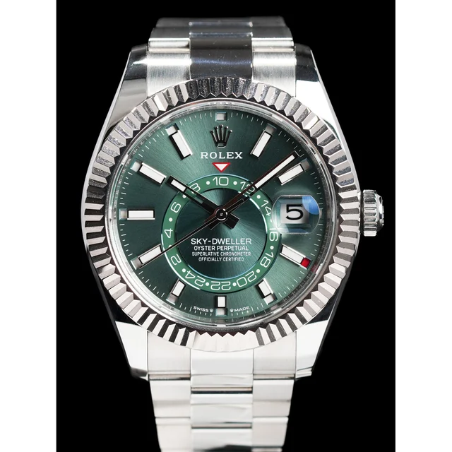 Rolex Sky Dweller Green Dial 42mm 210009N30066 kol saati