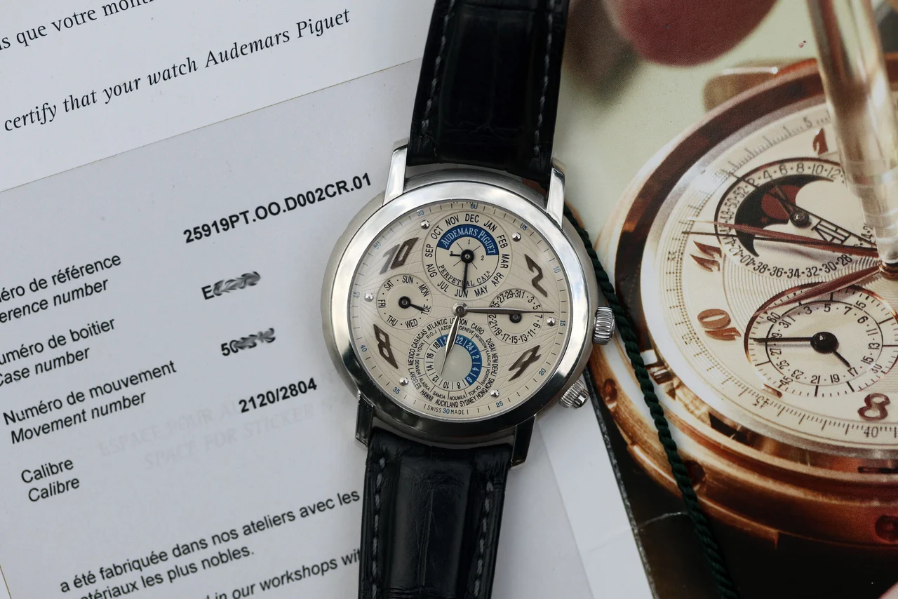 Audemars Piguet Metropolis ref. 25919PT Perpetual Calendar i 39 mm kol saati