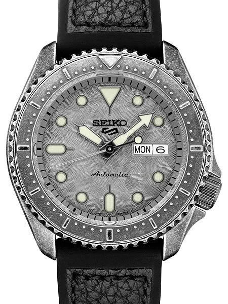 Seiko Sports 24-Jewel Automatic Watch with Aged-Patina SS Case #SRPE79 kol saati