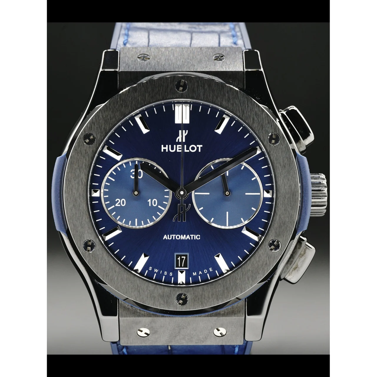Hublot Classic Fusion Ceramic Blue Chronograph 521.CM.7170.LR 210000026679 45 mm kol saati