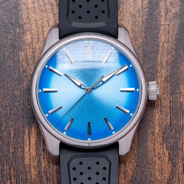 H. Moser & Cie. - Pioneer 3200-1217 kol saati
