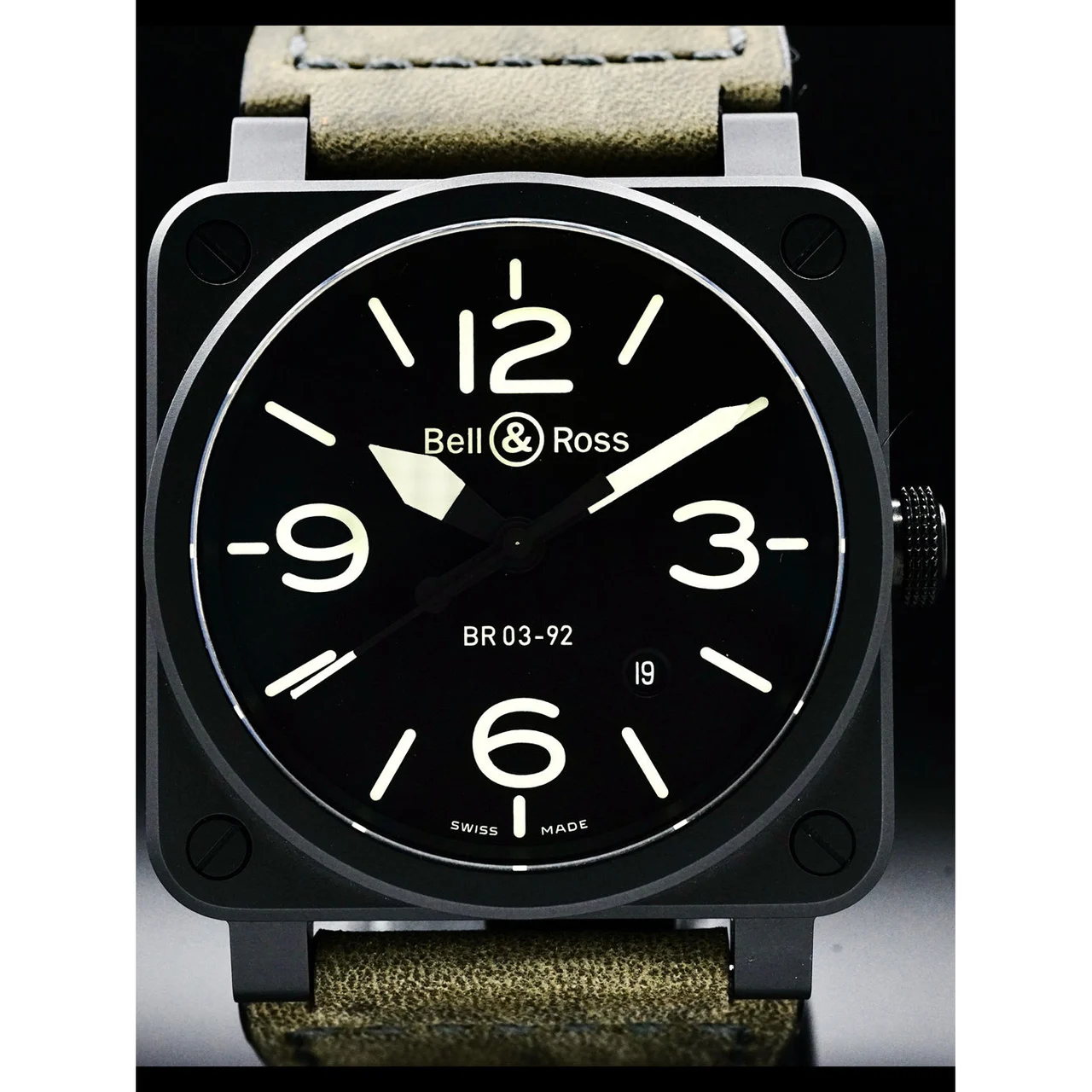 Bell & Ross Nightlum 210000038155 42 mm kol saati