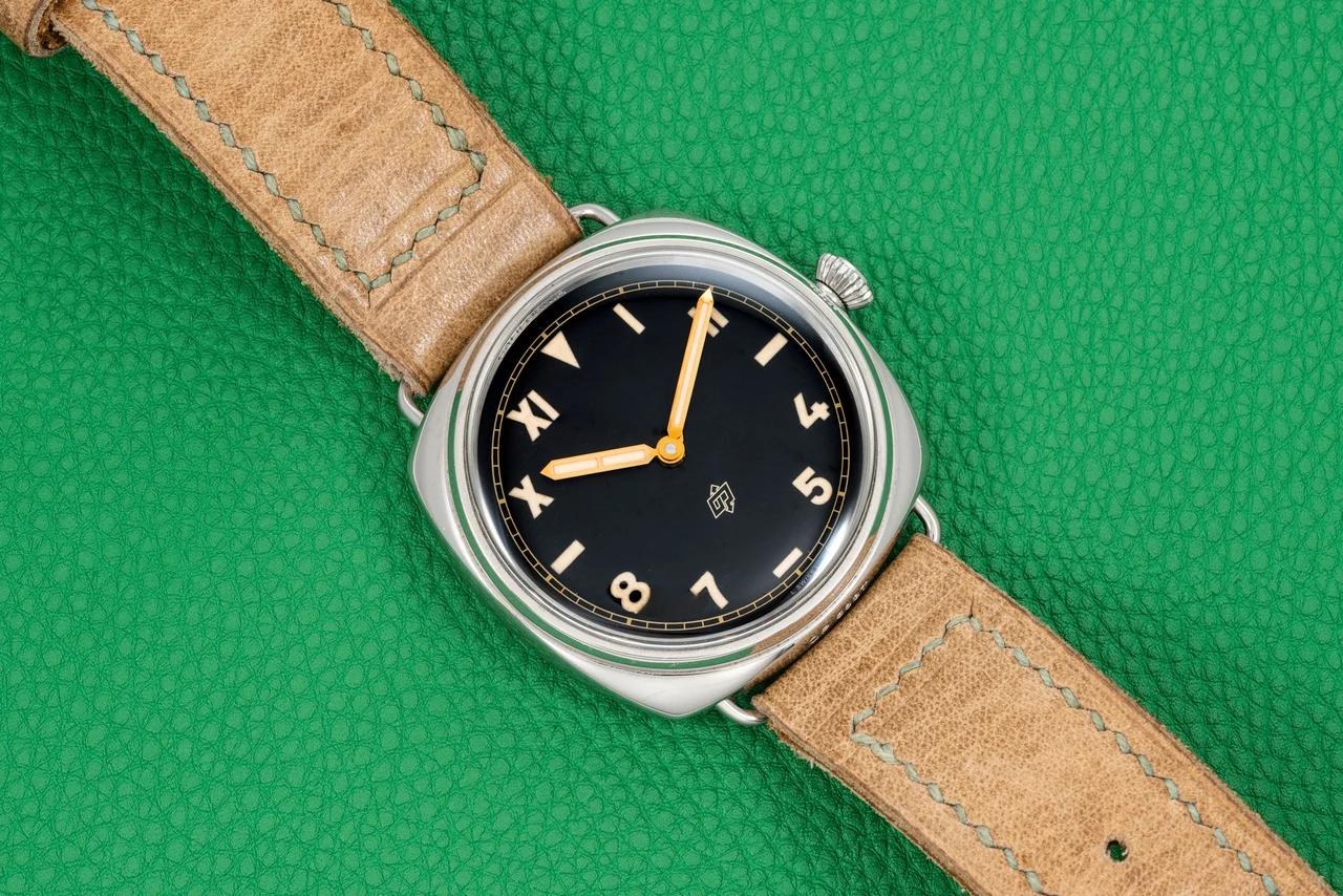 Panerai Radiomir 40990268 47 mm kol saati