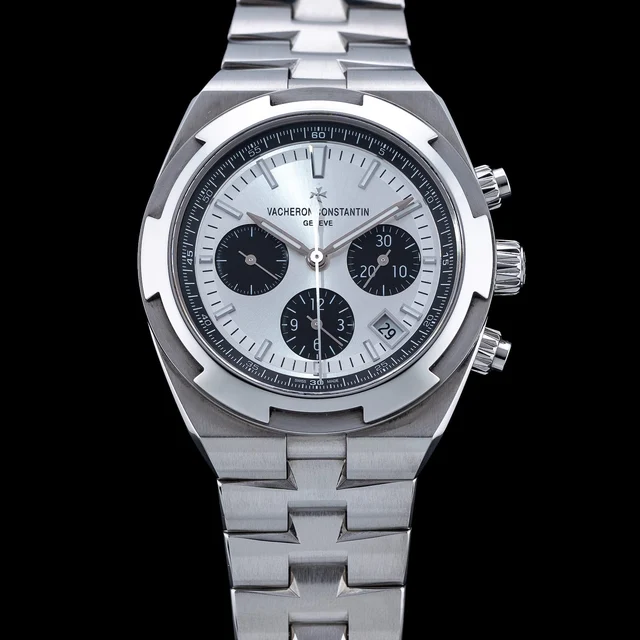Vacheron Constantin Overseas Chronograph Panda 5500V/110A-B686 210009N43717 kol saati