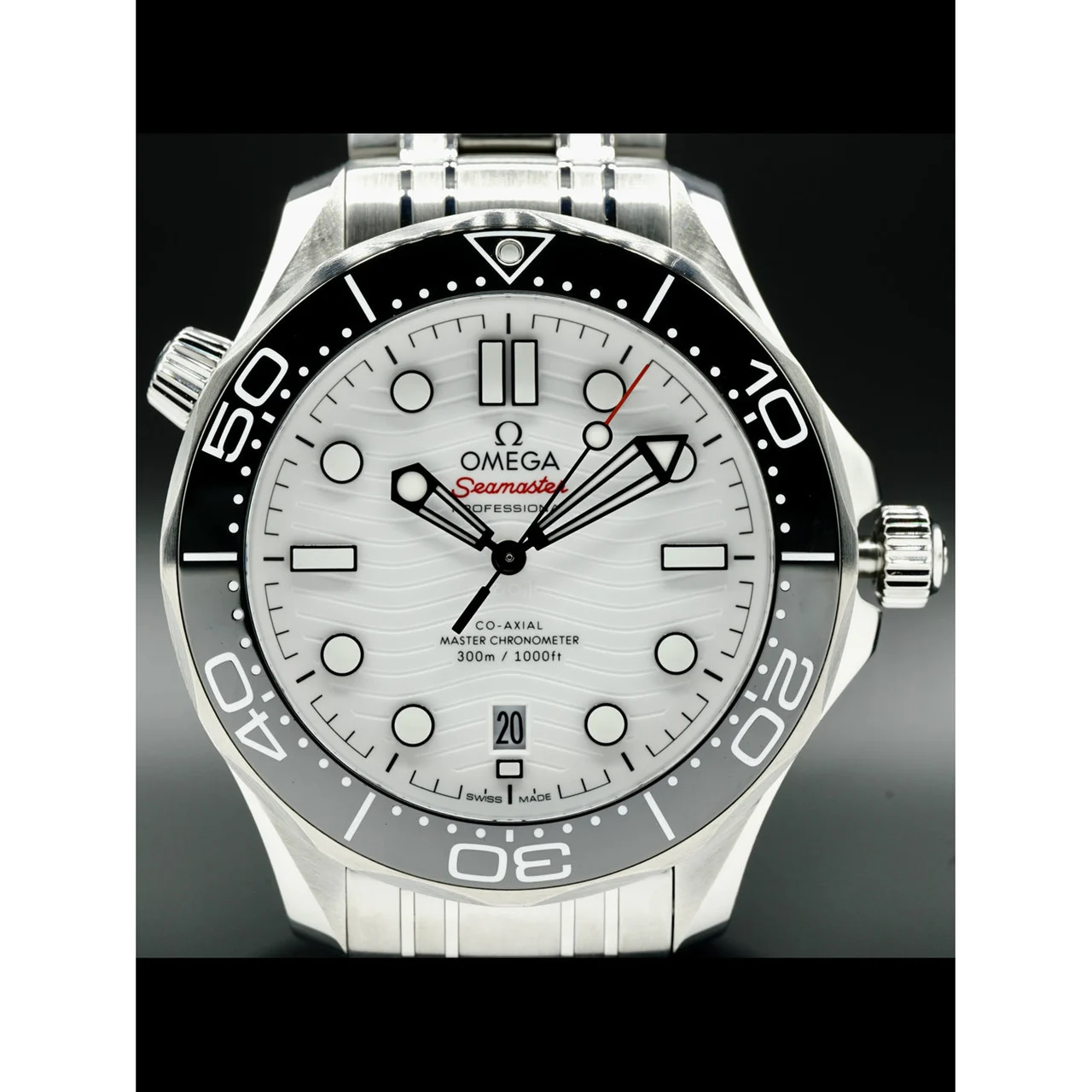 OMEGA Seamaster Diver 300m Master Chronometer 42mm 210.30.42.20.04.001 210000020525 42 mm kol saati