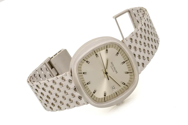Patek Philippe PATEK PHILIPPE REF. 3587/1 BETA 21 WHITE GOLD Rare and unusual center secon