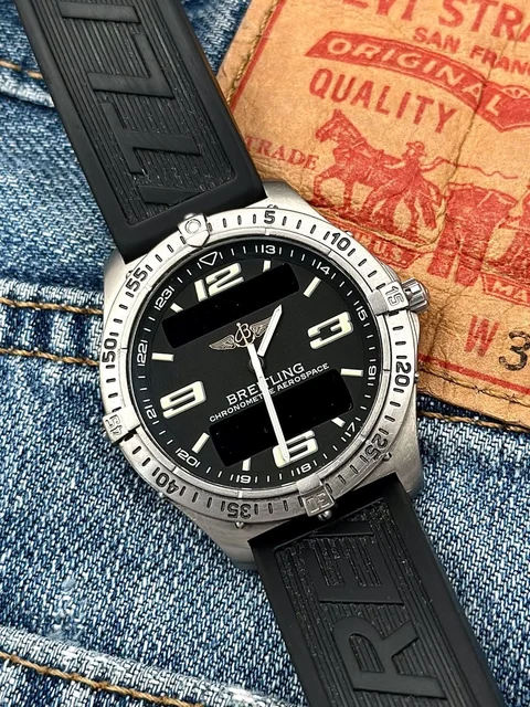 Breitling Chronometre Aerospace Titanium 40 mm Black Dial E7 kol saati