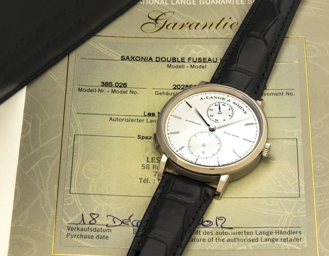 A. Lange & Sohne Saxonia Double Fuseau Horaire 385.026 kol saati