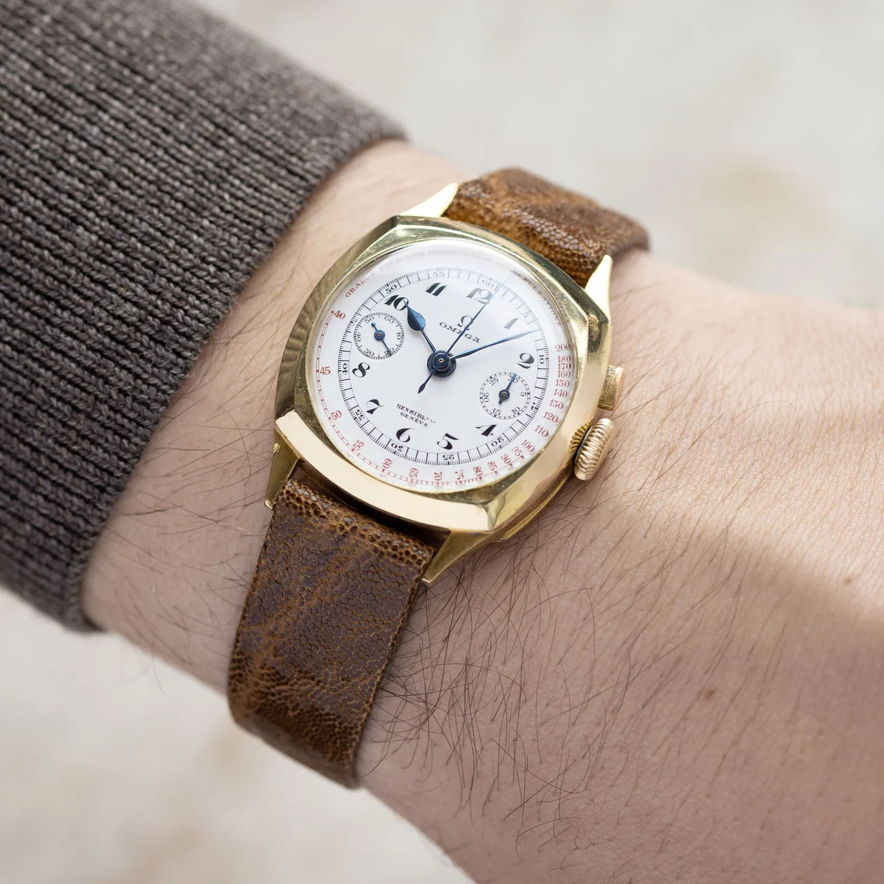 OMEGA Omega W-1750 32 mm kol saati