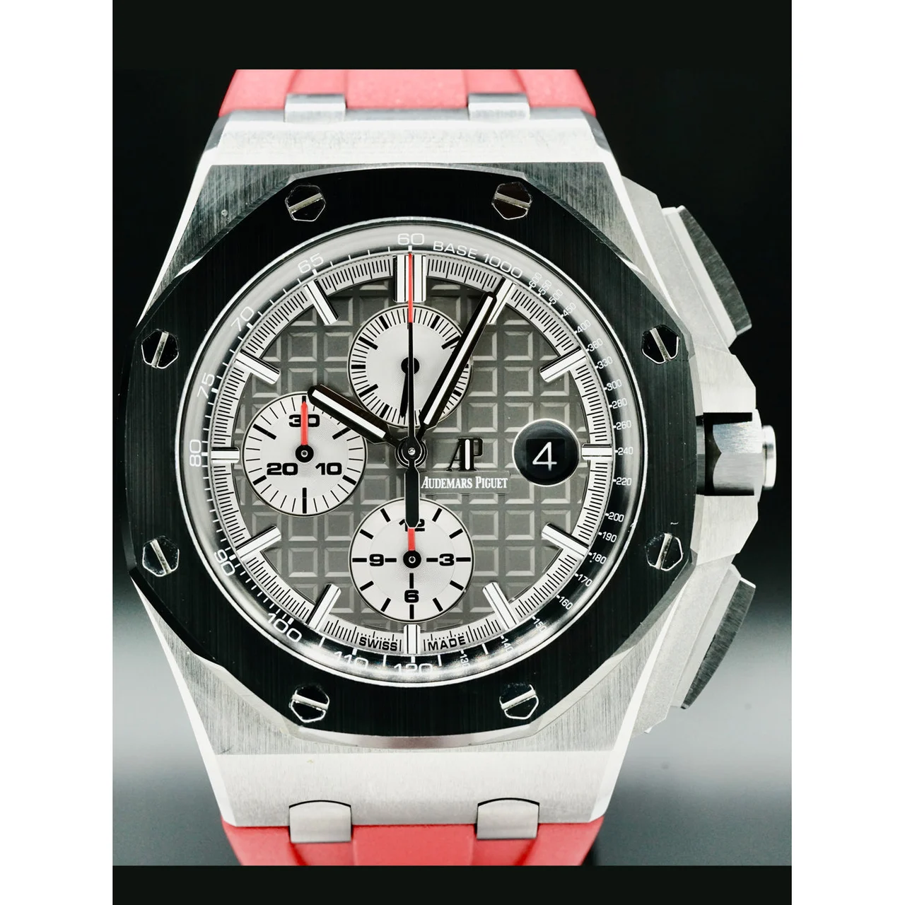 Audemars Piguet Royal Oak Offshore Chronograph 26400IO.OO.A004CA.01 ER01 44 mm kol saati