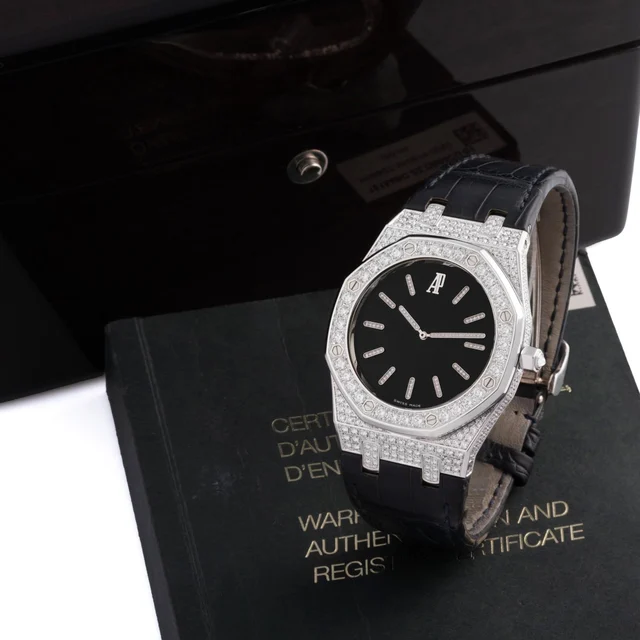 Audemars Piguet Switzerland 15154BC.ZZ.D004CU.01 kol saati