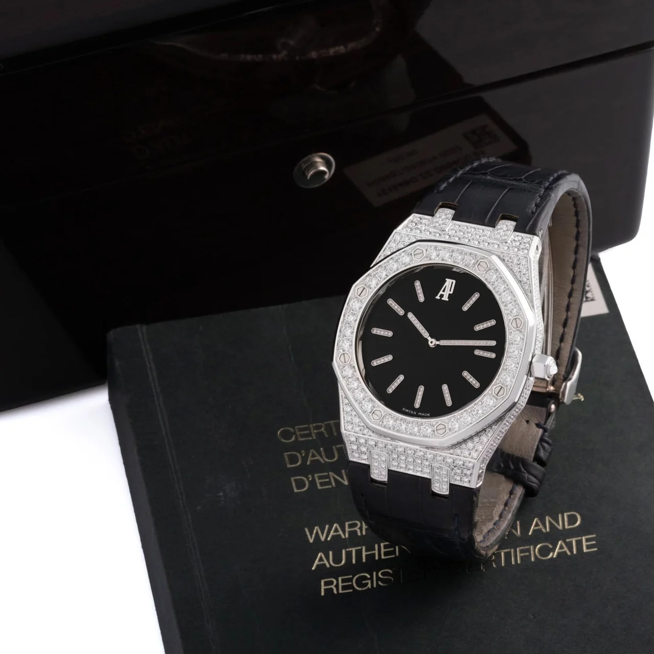 Audemars Piguet Switzerland 15154BC.ZZ.D004CU.01 kol saati