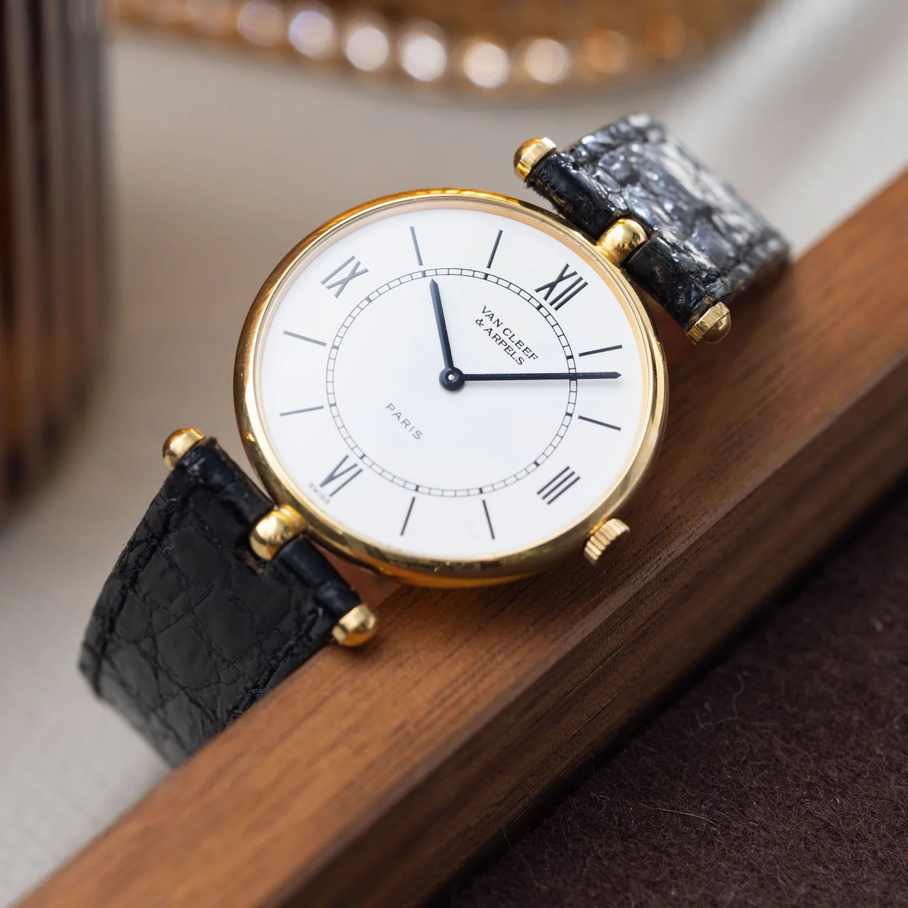 Van Cleef & Arpels Van Cleef & Arpels W-1889 32 mm kol saati