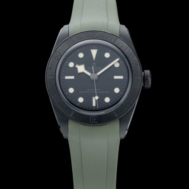 Tudor Black Bay Ceramic M79210CNU-0001 210009N29890 kol saati